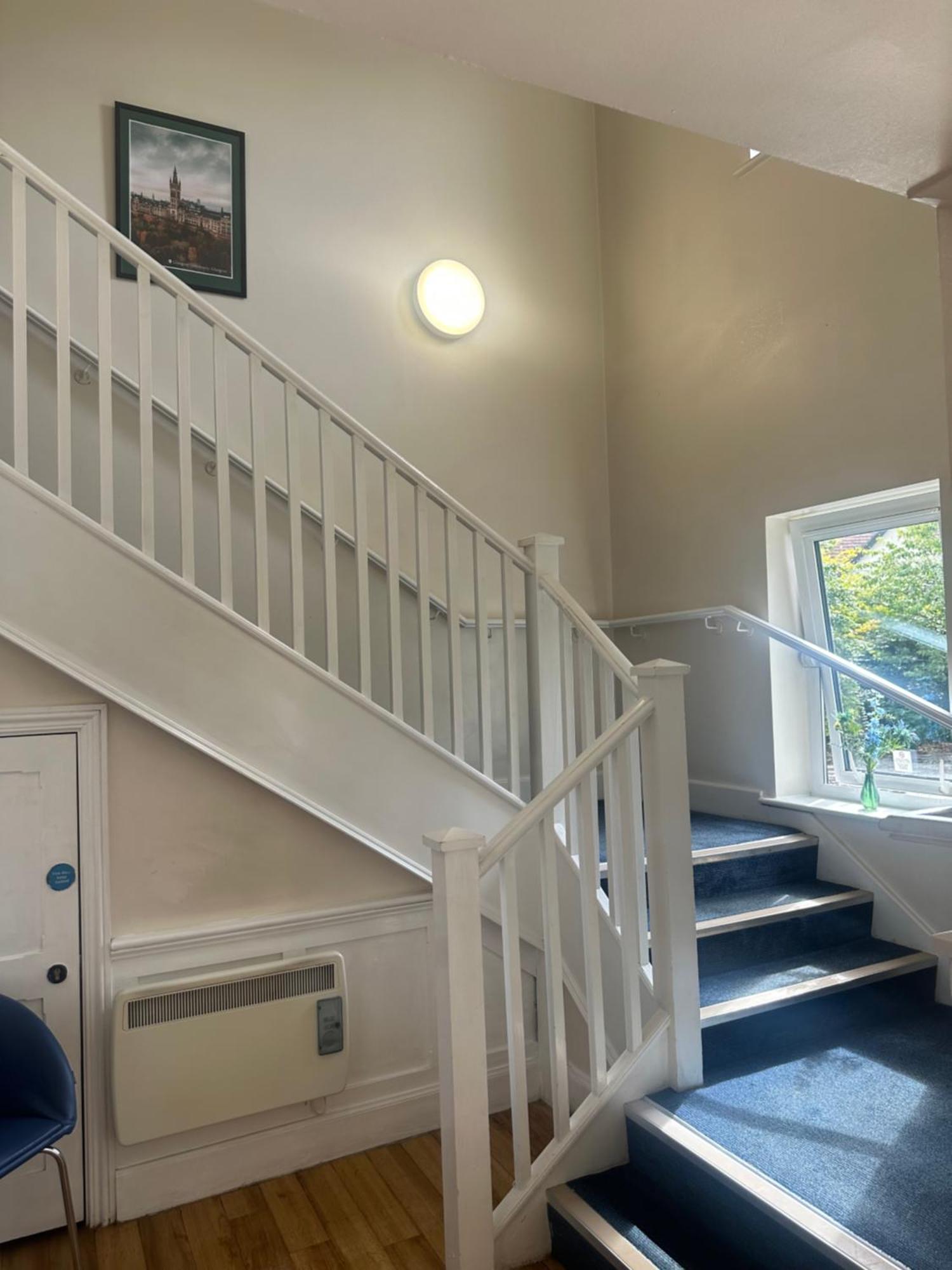 Go2 Glasgow Cumbernauld Hotel - Free Parking And Pet Friendly エクステリア 写真