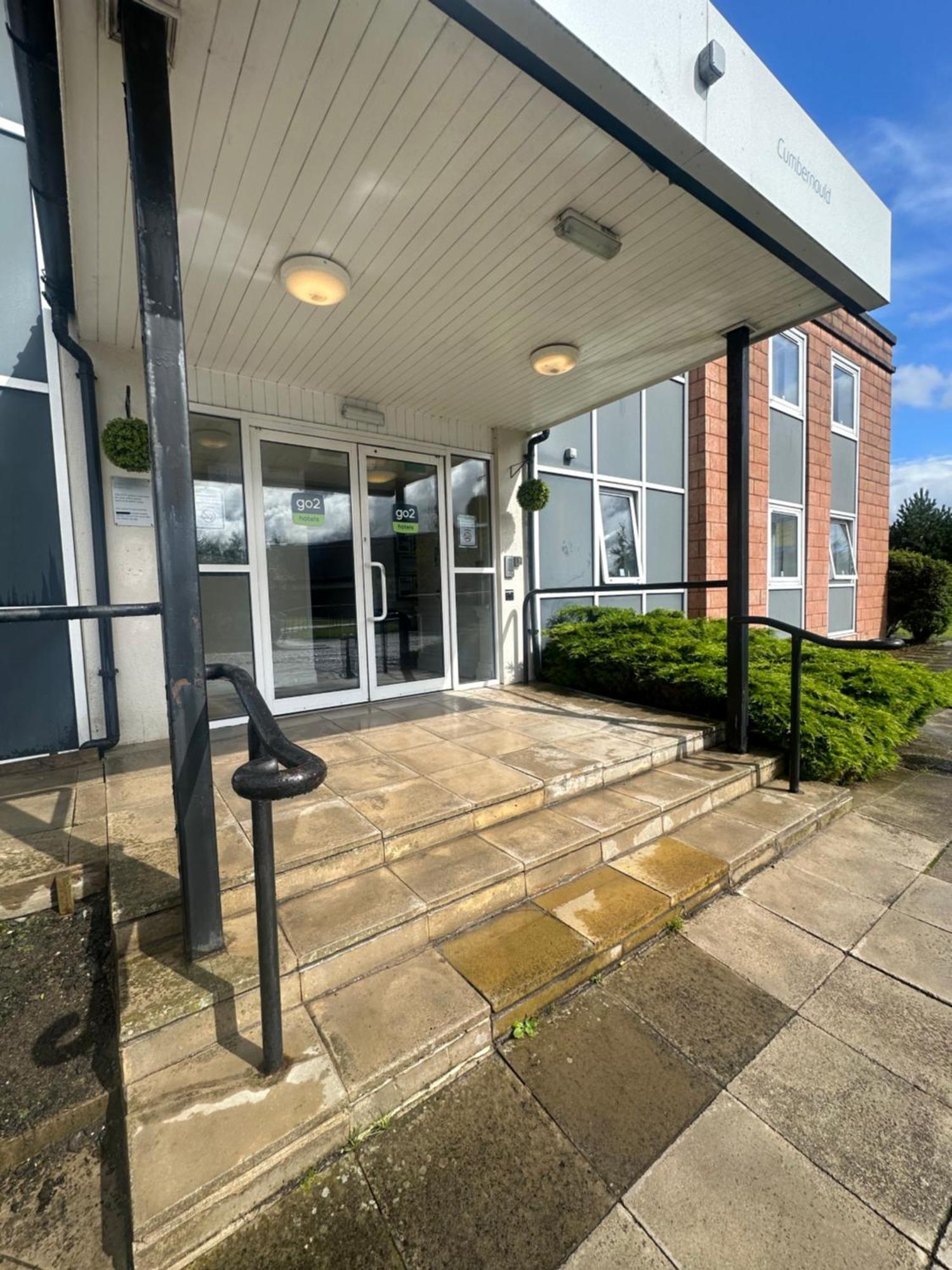 Go2 Glasgow Cumbernauld Hotel - Free Parking And Pet Friendly エクステリア 写真