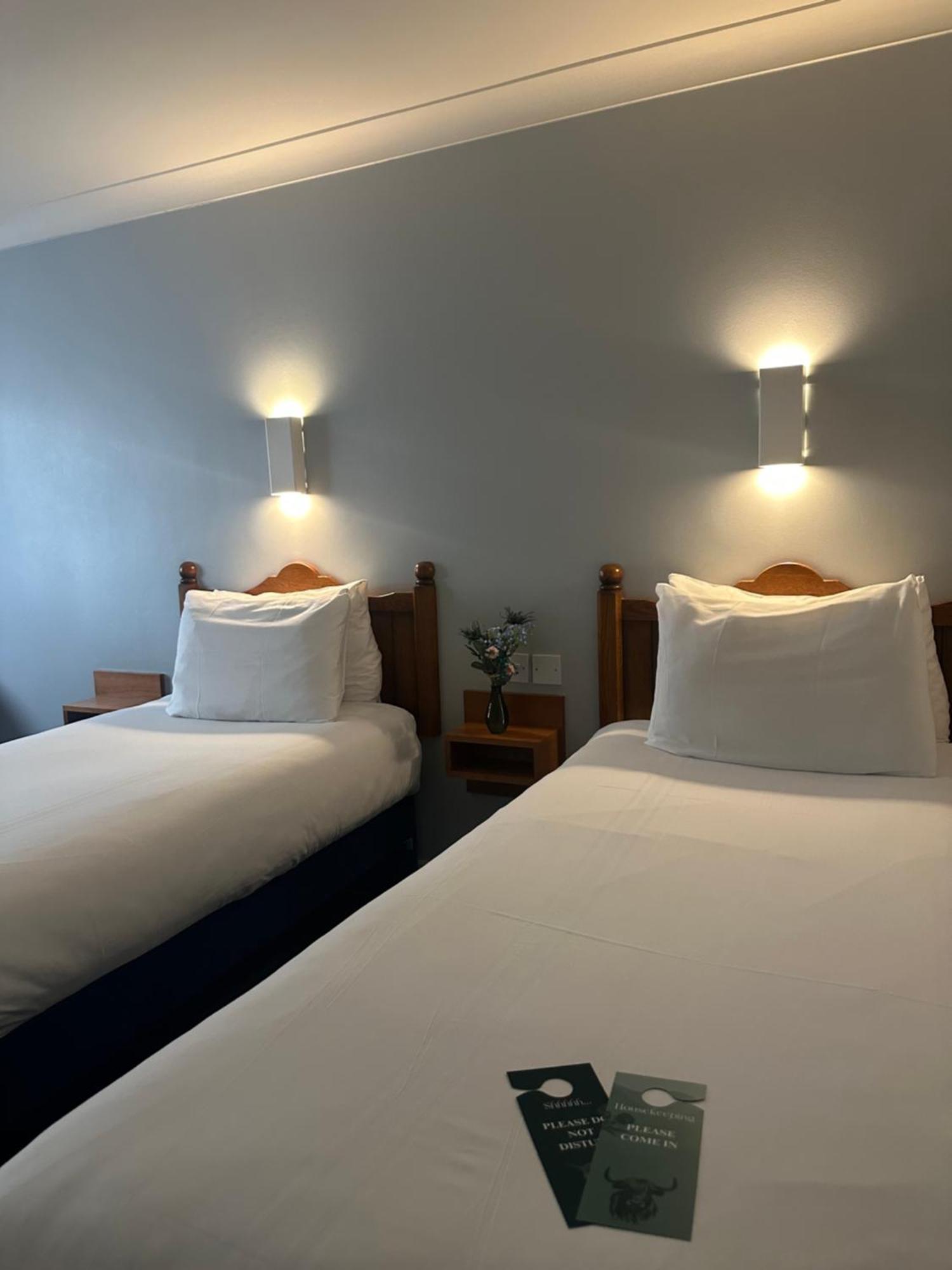 Go2 Glasgow Cumbernauld Hotel - Free Parking And Pet Friendly エクステリア 写真