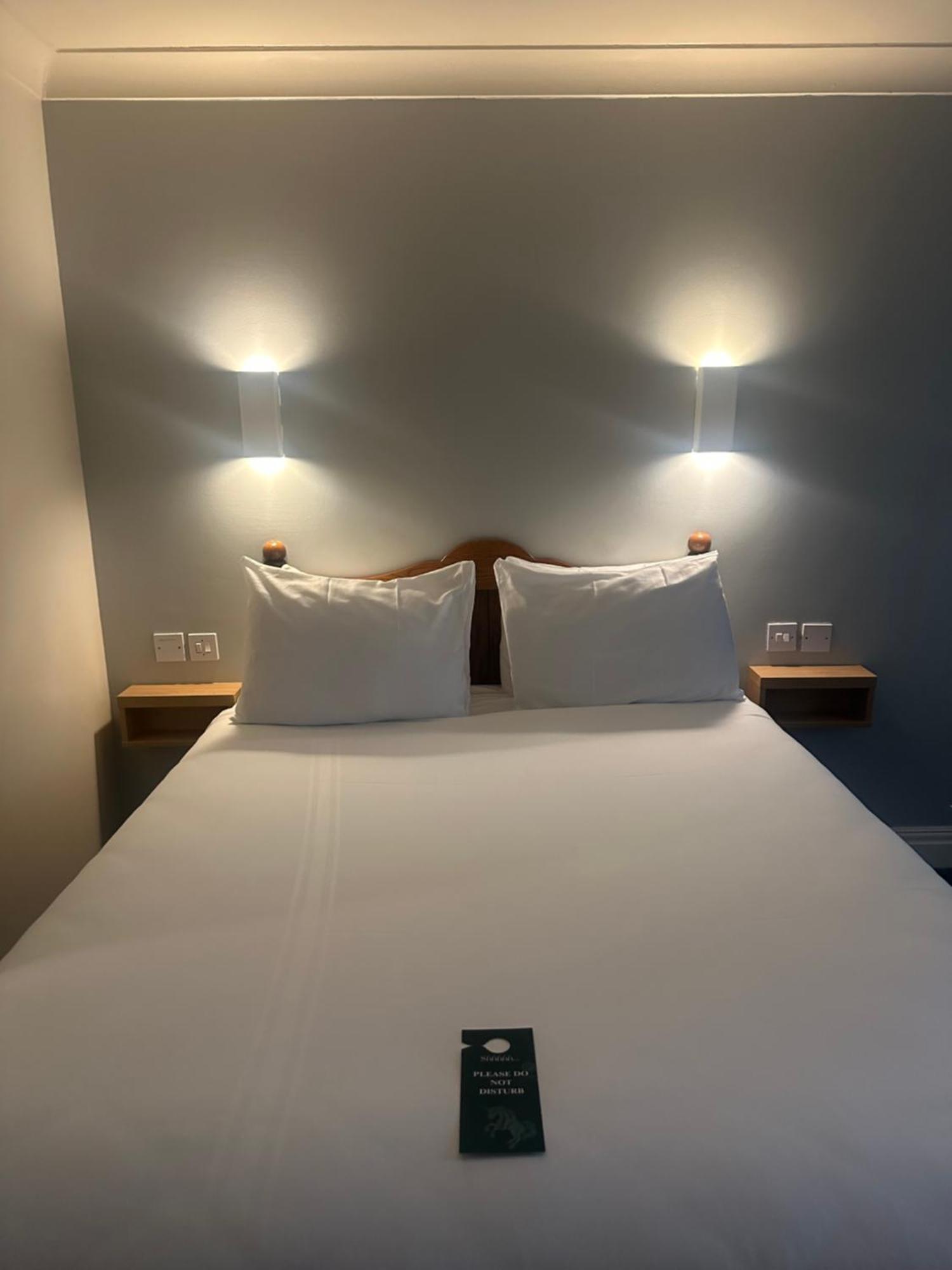Go2 Glasgow Cumbernauld Hotel - Free Parking And Pet Friendly エクステリア 写真